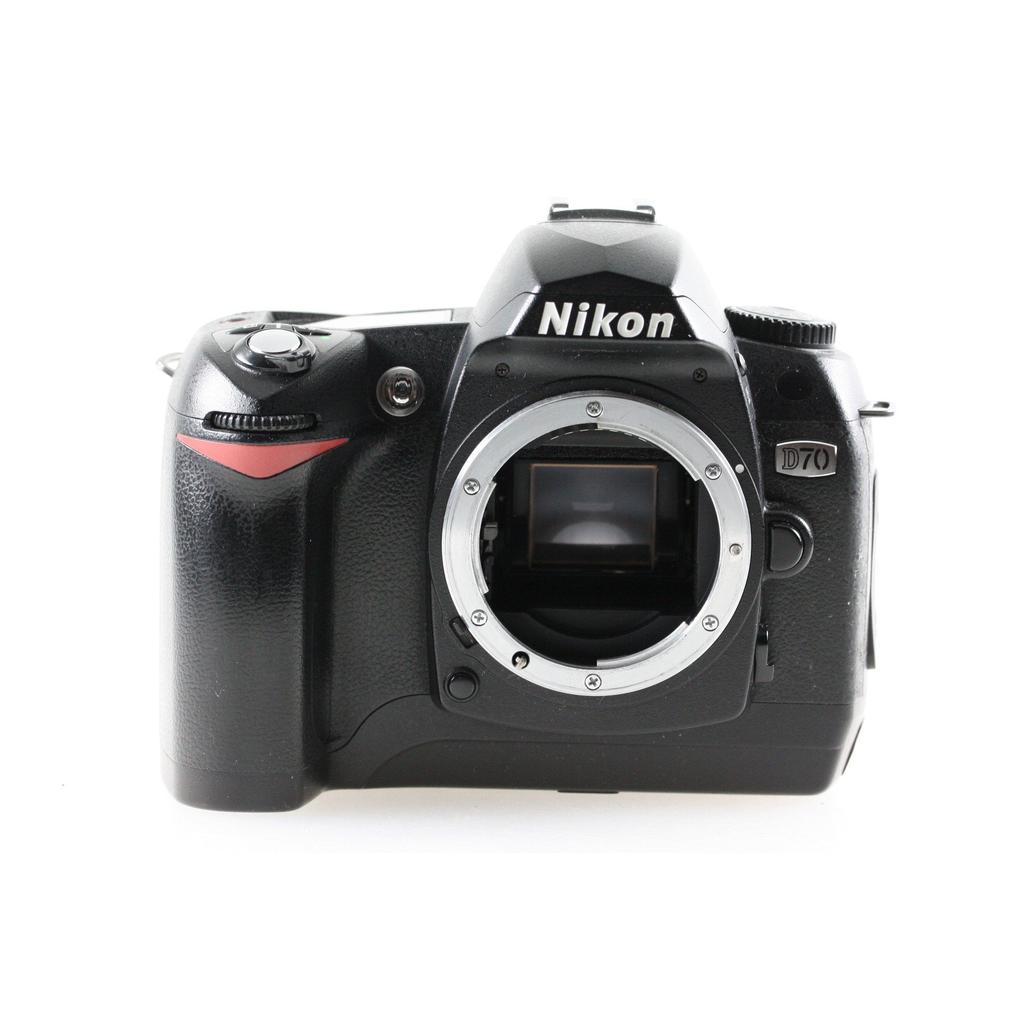 Dslr - Nikon D70 - Noir + Objectif Nikon Dx Af-S Nikkor 18-70 F/3.5/4.5G Ed