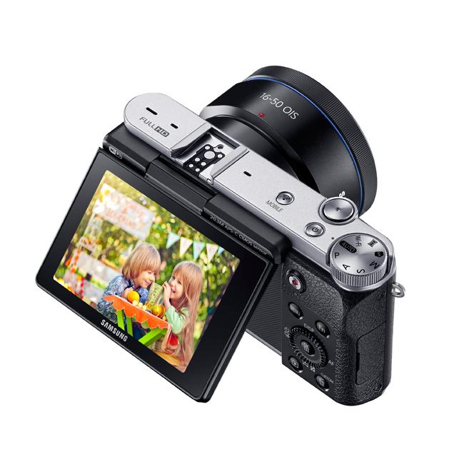 Samsung Nx3000 - Noir/Gris + Objectif Samsung Nx 16-50Mm F/3.5-5.6 Power Zoom Ed Ois + 50-200Mm F/4.0-5.6 Ed Ois III F/3.5-5.6 + F/4-5.6