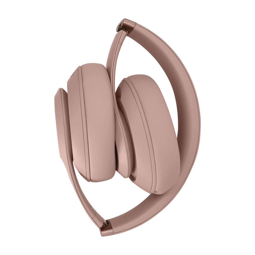 Beats By Dr. Dre Studio Pro x Kim Kardashian Noise cancelling