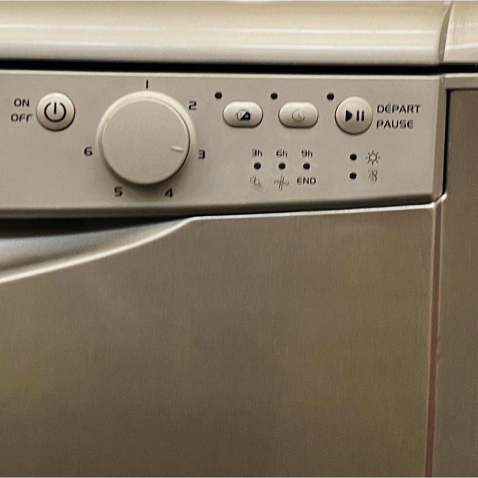 Indesit DWLDEA700B Dishwasher freestanding Cm 12 to 16 place