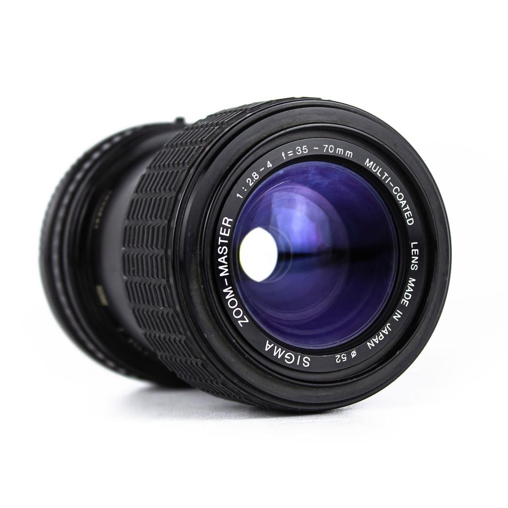 Objectif Sigma Zoom Lens 100300mm f/4.56.7 DL AFMF Standard f/4.56.